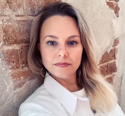 Анна Меньшикова