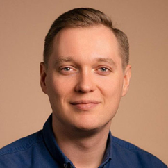 Кирилл Комаров