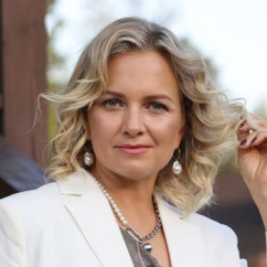 Александра Наумова