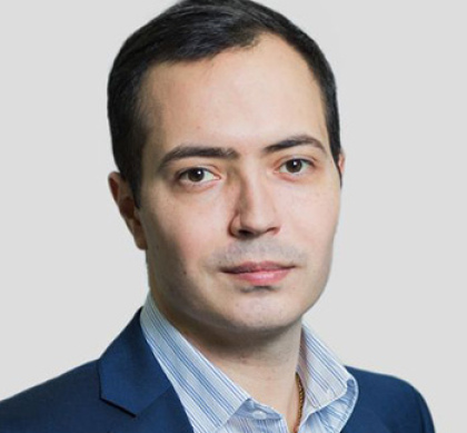 Владислав Стратонников