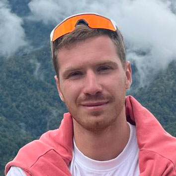 Артем Караваев